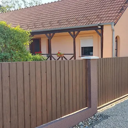 Galiba Vendeghaz Appartement *
